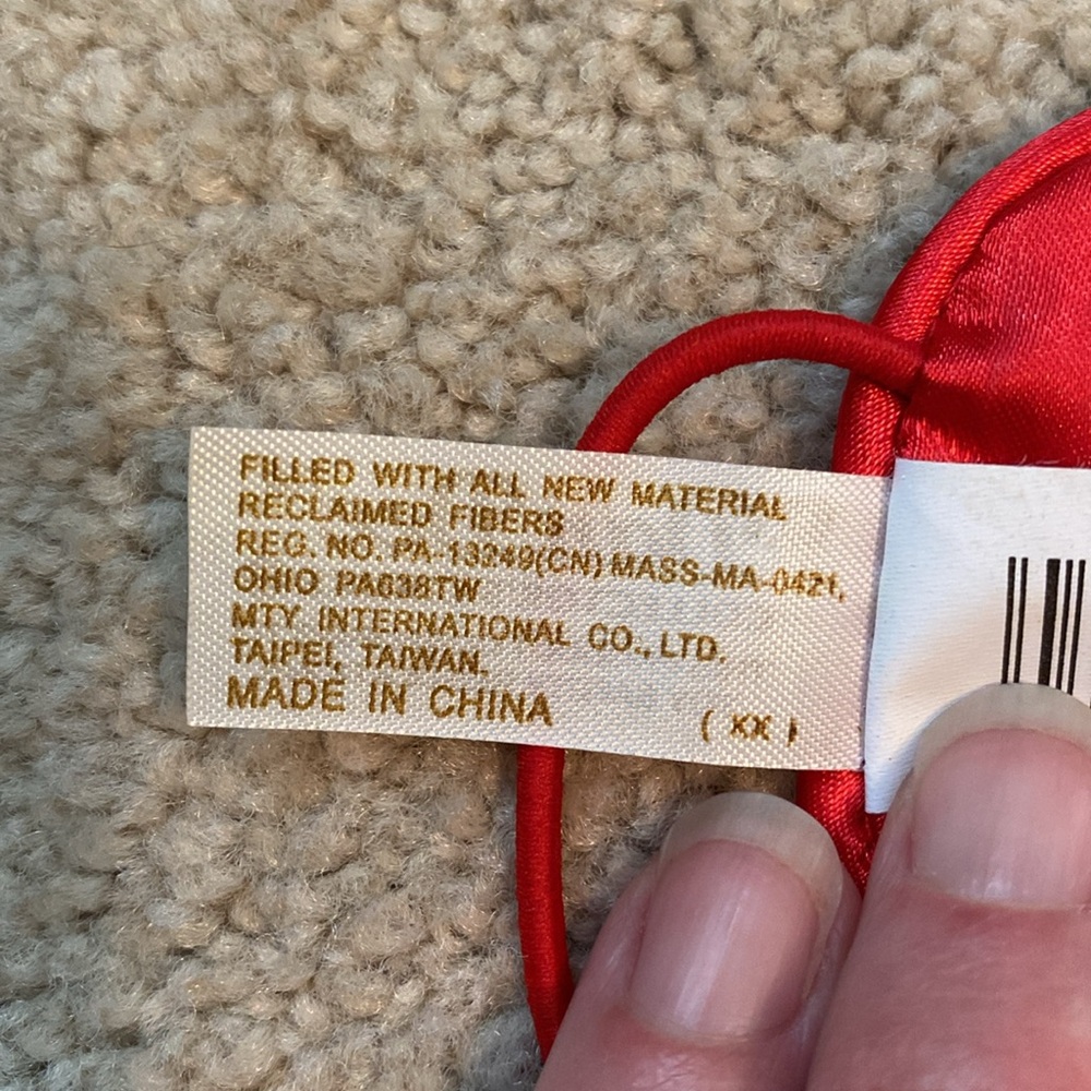 Dart Dee, collectors choice. Red  “I ❤️ you” eye mask. - Picture 3 of 6